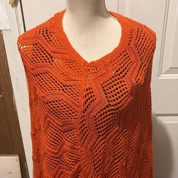 Knit pull over Shawl with Fringe - Picture 3 of 4